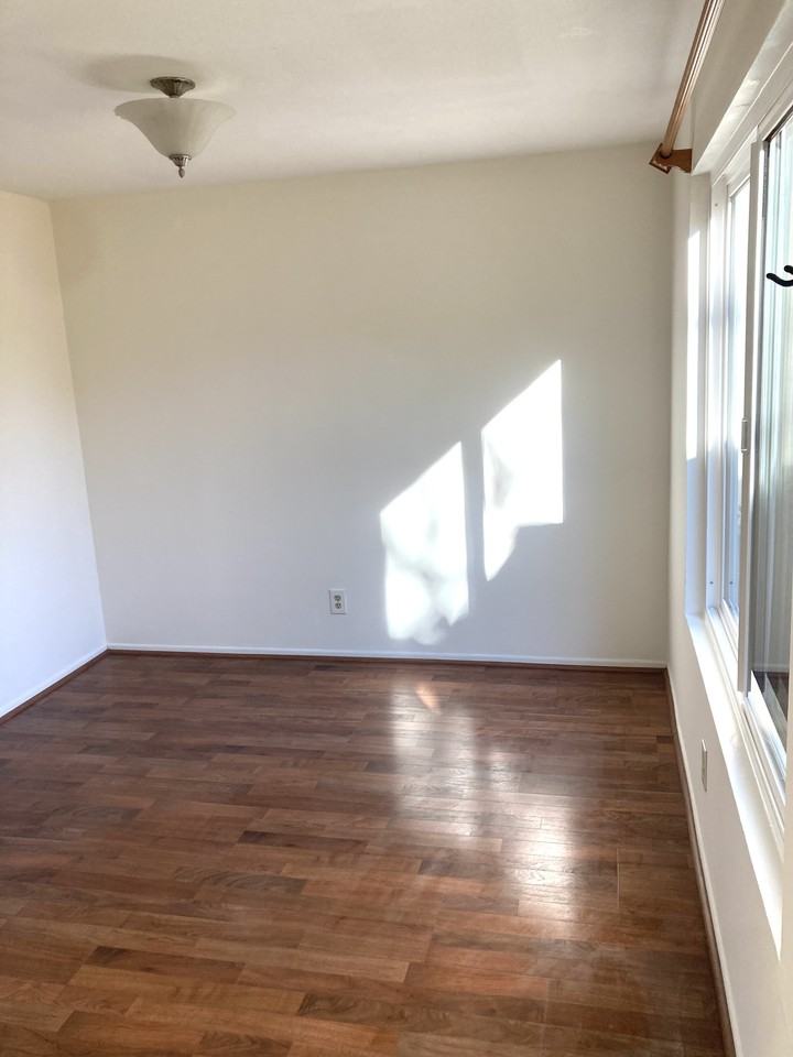 568 Mills Way - Photo 3 of 21