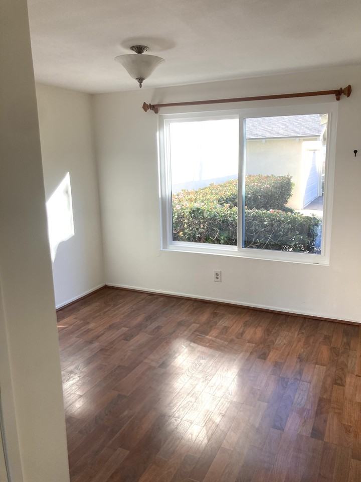 568 Mills Way - Photo 4 of 21