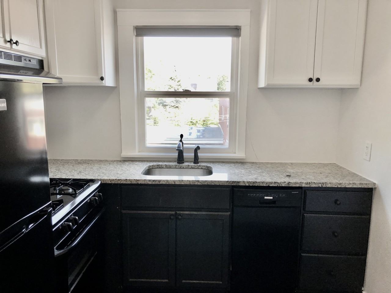 513 Terry St #7 - Photo 3 of 14