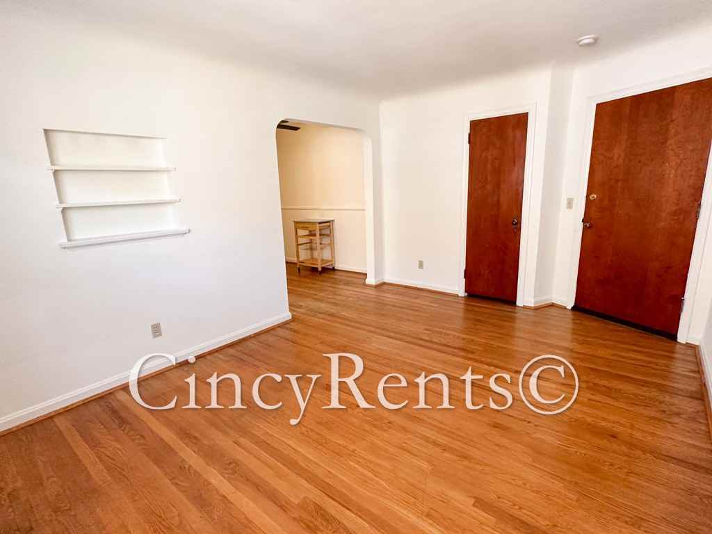 2786 Observatory Ave #8 - Photo 3 of 14