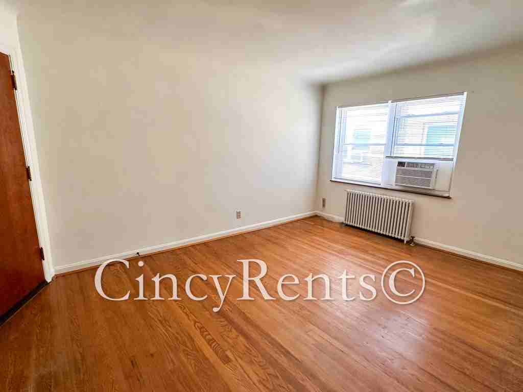 2786 Observatory Ave #8 - Photo 4 of 14