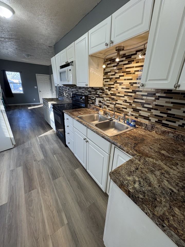 316 N 10th St #2 - Photo 2 of 6