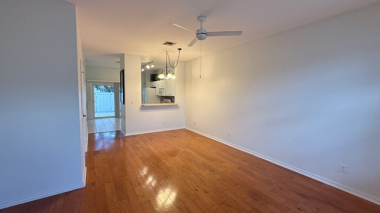 3620 Pine Oak Cir #105 - Photo 2 of 13