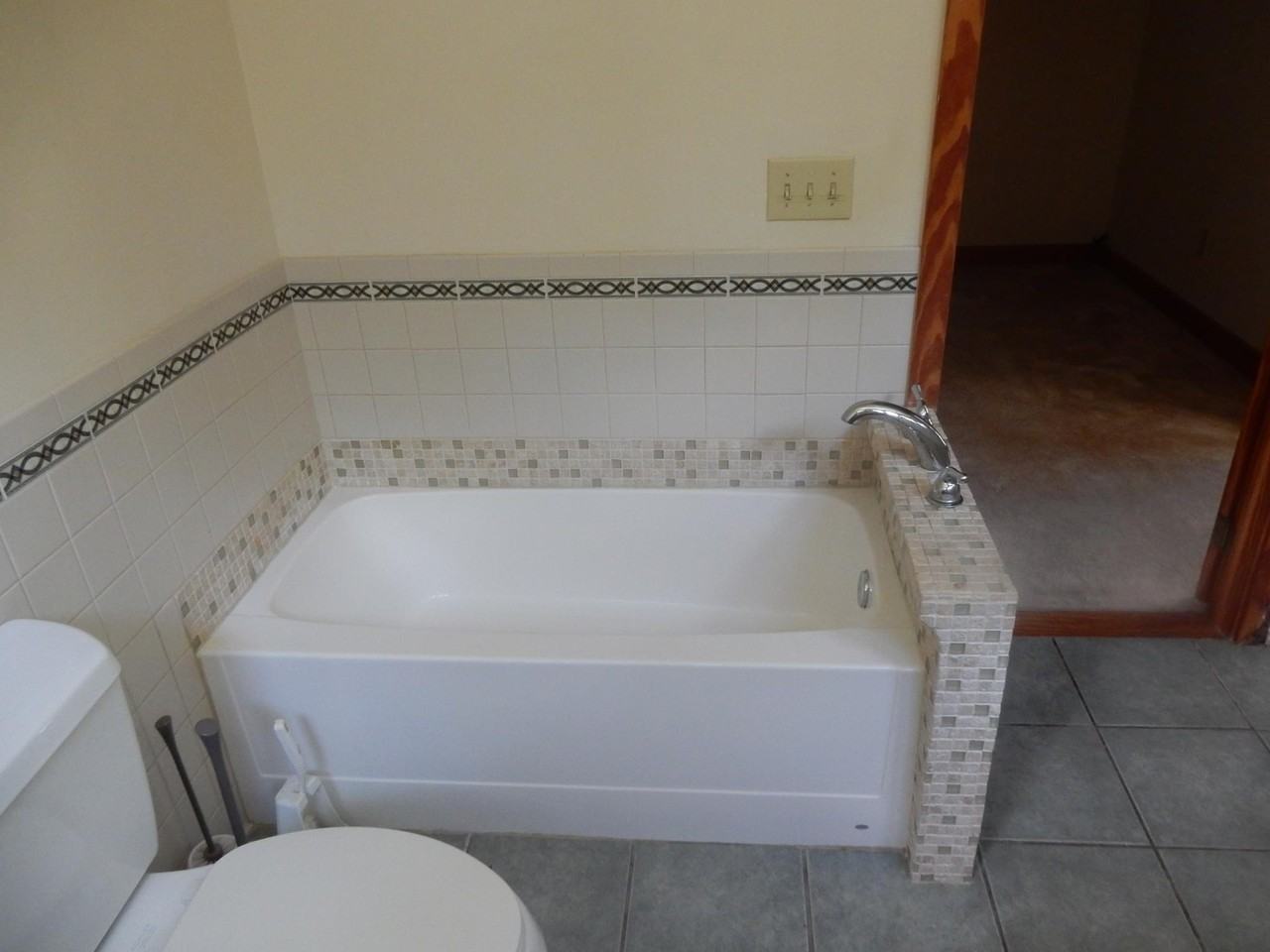 718A Whitney Ln #NA - Photo 7 of 11