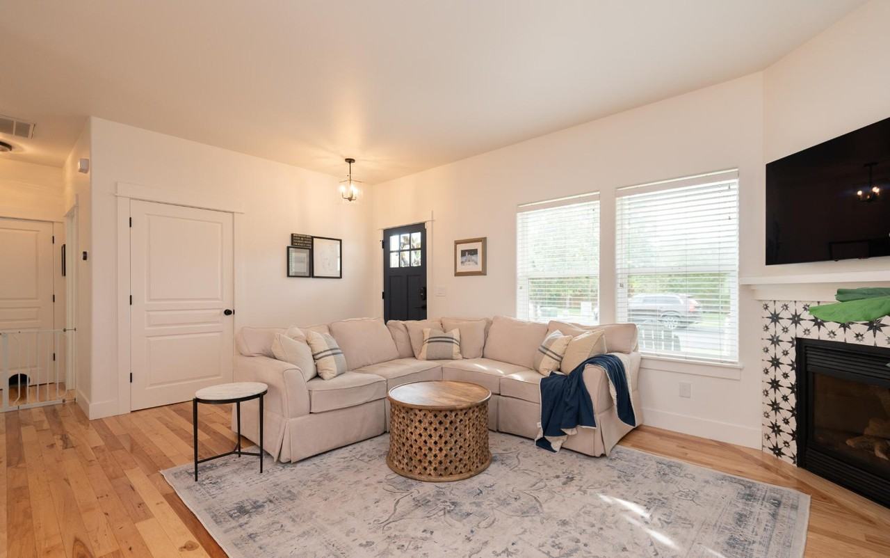 20670 White Dove Ln - Photo 2 of 11