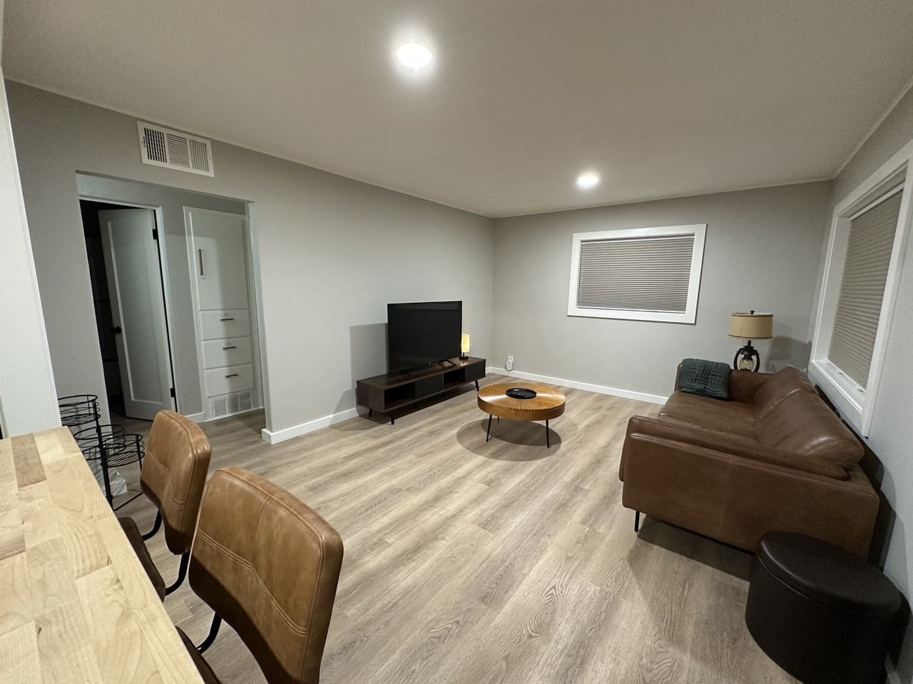 407 W Iowa St #NA - Photo 2 of 11