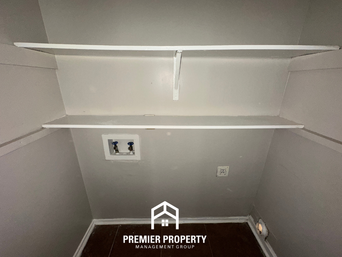 4305 Cary Hill Dr - Photo 6 of 18