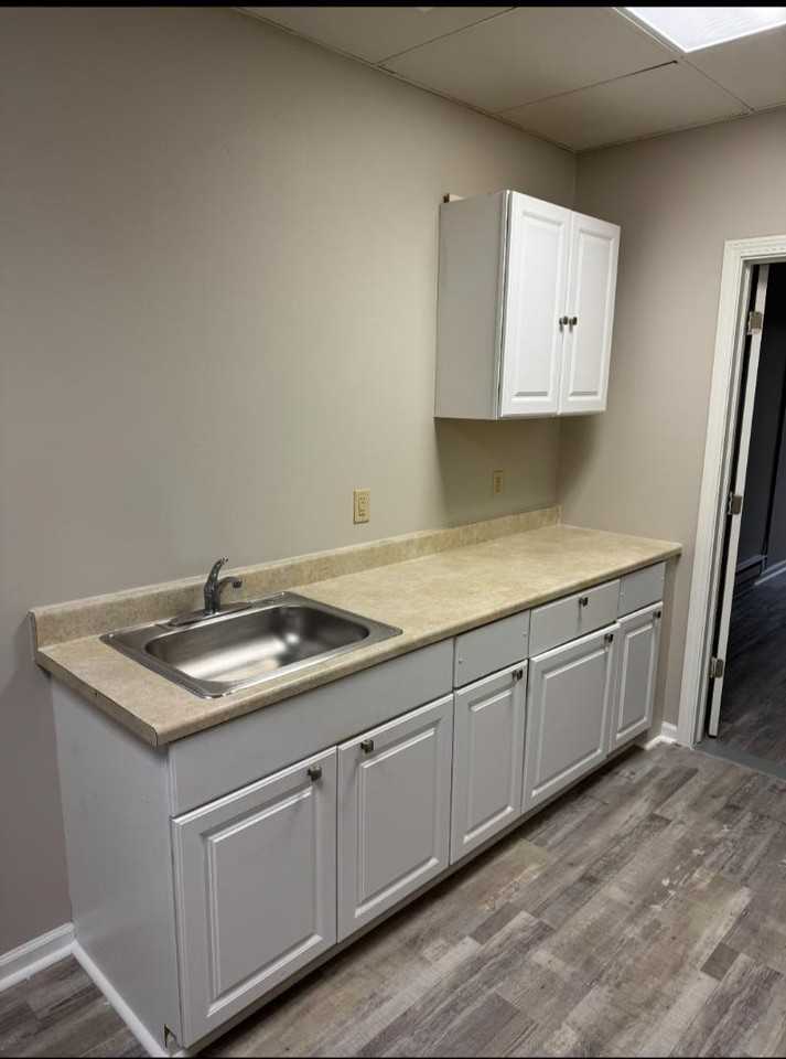 1841 Broad LLC - Photo 6 of 30