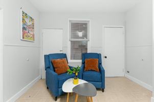 featured image of 8 Everett St