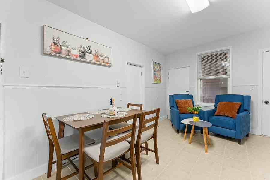 8 Everett St - Photo 7 of 10