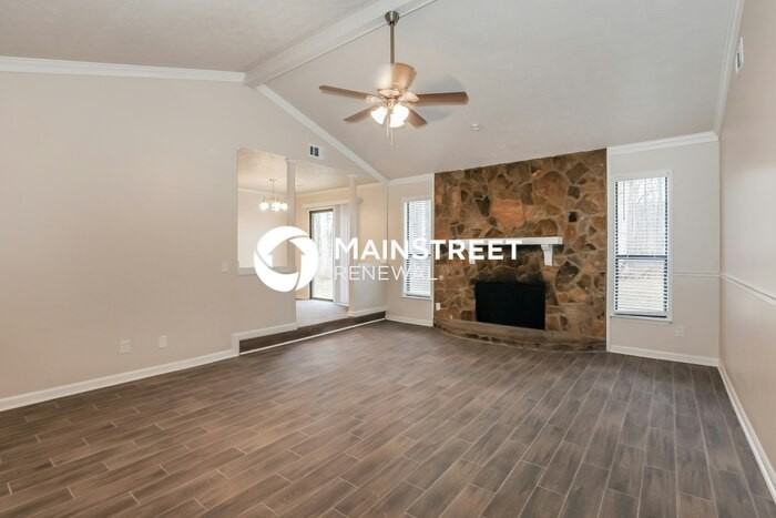 125 Whitney Way - Photo 2 of 18