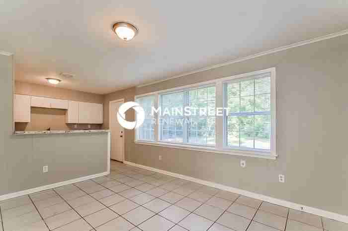 3020 Capri Rd - Photo 5 of 16