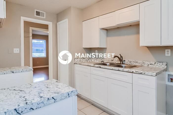 3020 Capri Rd - Photo 7 of 16