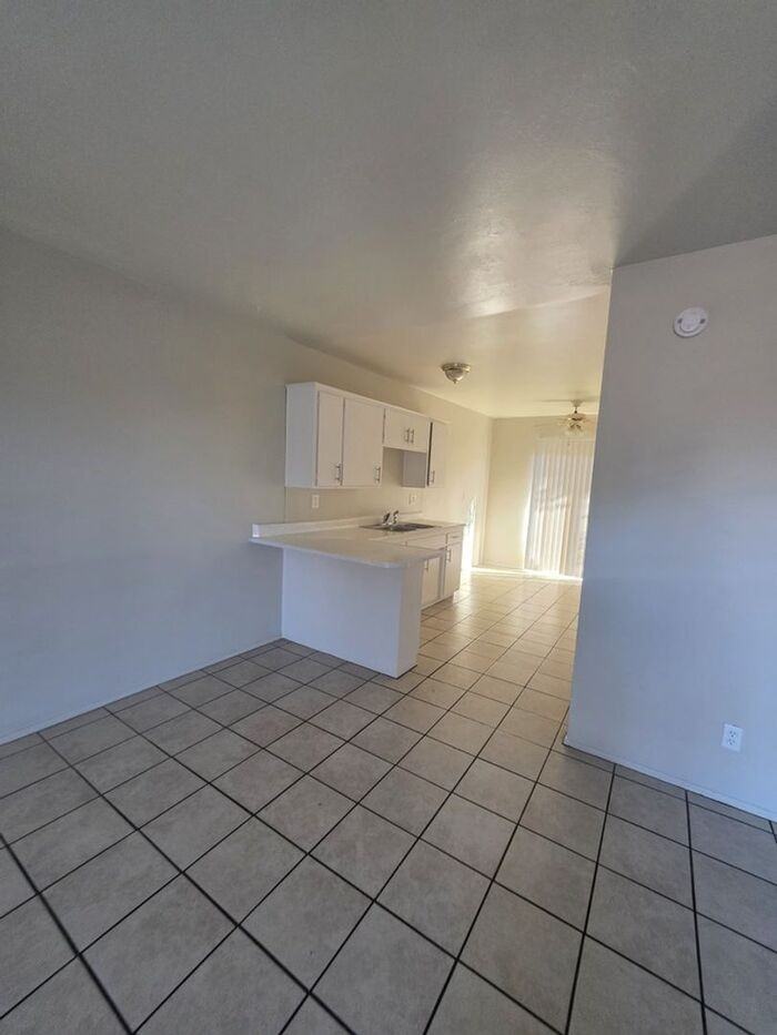 1556 N Craycroft Rd - Photo 5 of 30