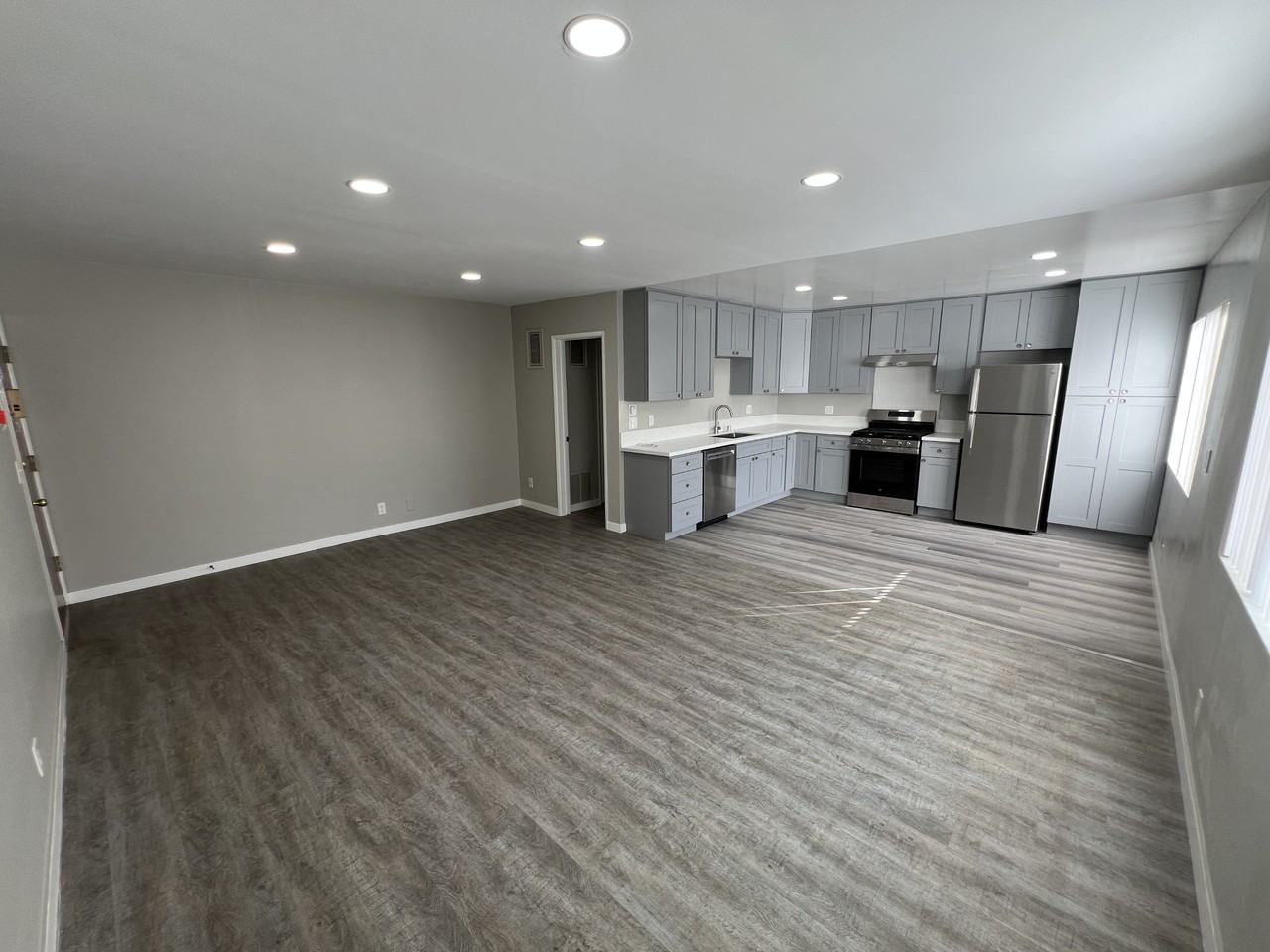 120 S Belmont St #4 - Photo 2 of 18