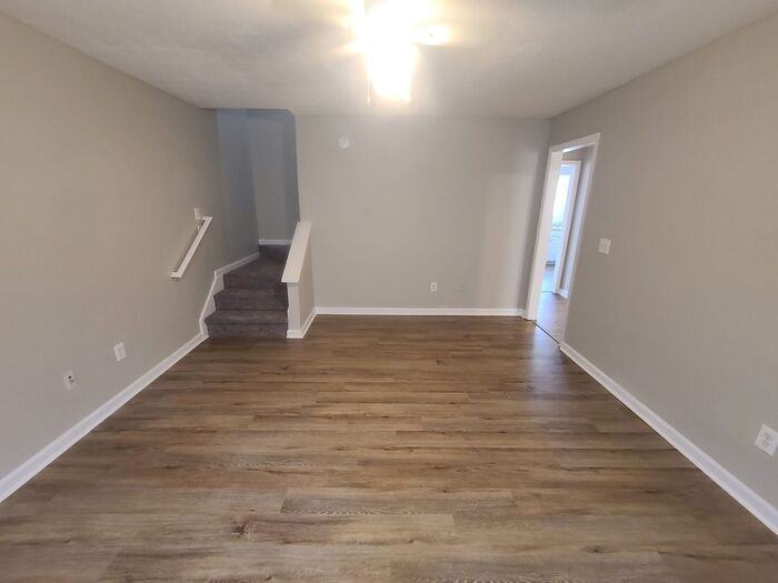 9568 Sleepy Hollow Ln - Photo 4 of 24