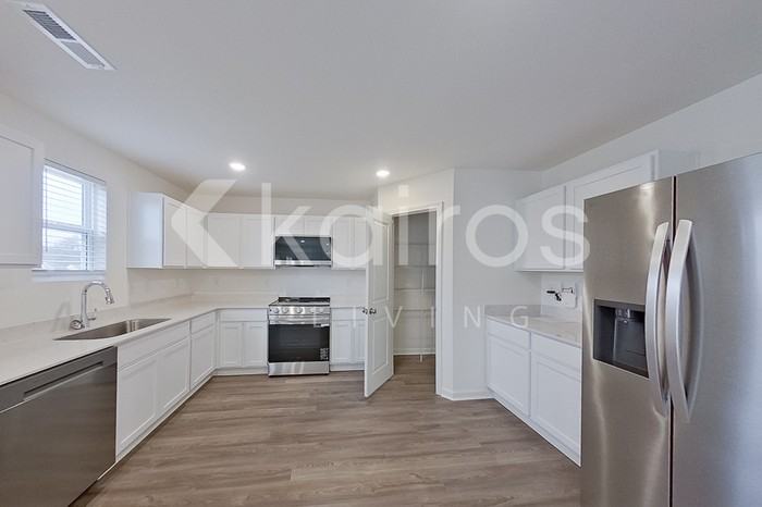 7005 Peppermill Way - Photo 6 of 23