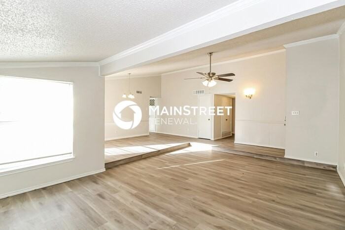 1514 Carnation Dr - Photo 4 of 16