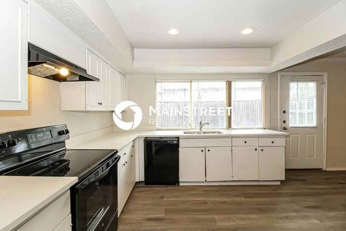 1514 Carnation Dr - Photo 7 of 16