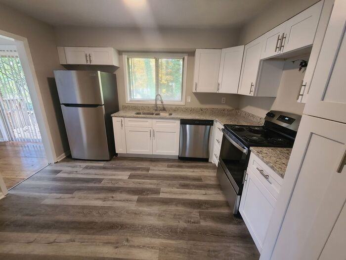 4014 William and Mary Court - Photo 5 of 24