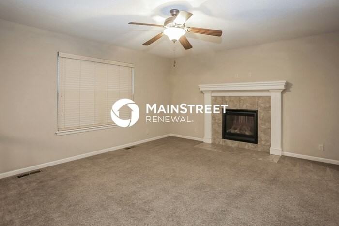 529 S Walnut St - Photo 3 of 17