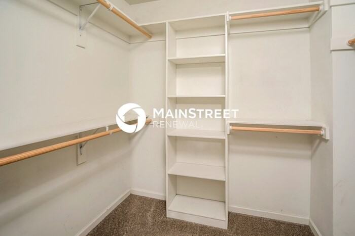 529 S Walnut St - Photo 7 of 17