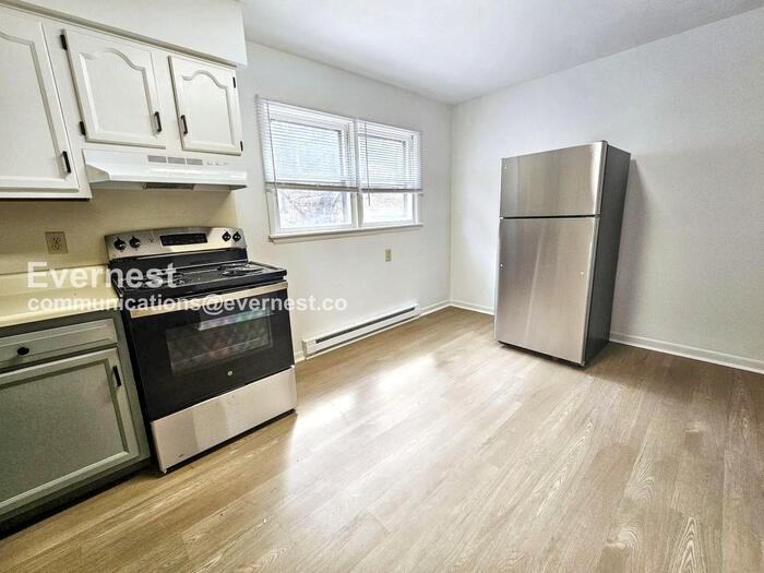 12806 N Cresap St #F - Photo 2 of 10