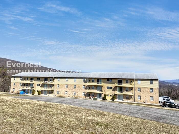 12806 N Cresap St #F - Photo 7 of 10