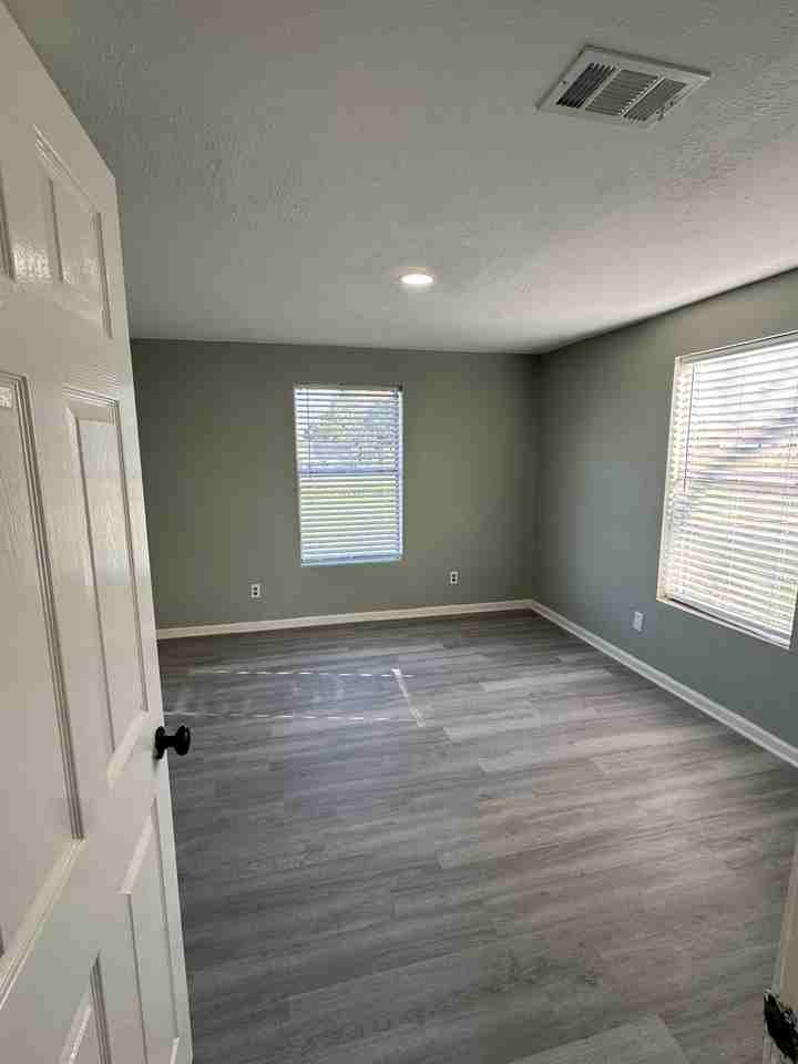 105 N Avenue D #NA - Photo 3 of 6