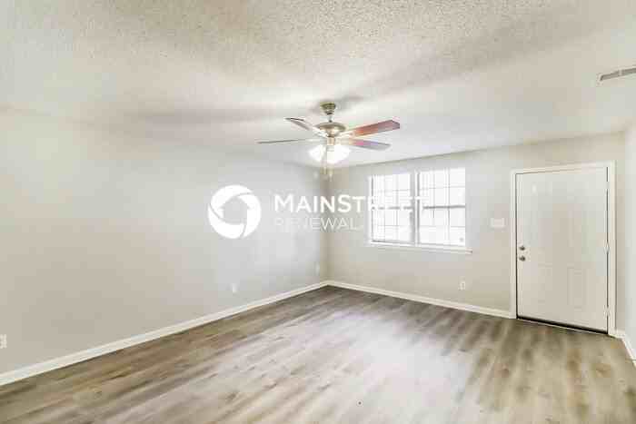 5674 Ballenmoor Dr - Photo 5 of 16