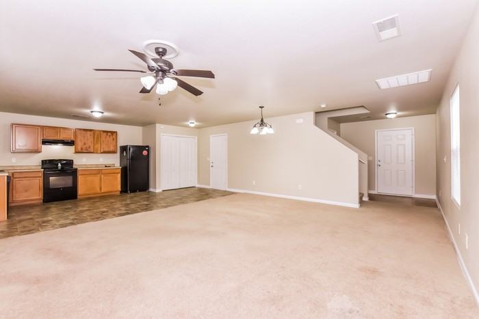 114 Whitestone Dr Ne - Photo 4 of 11