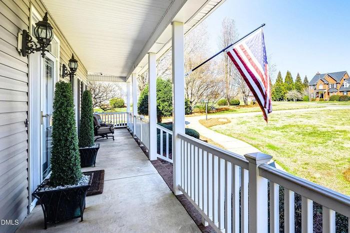 3337 Scarlet Oak Dr - Photo 4 of 28