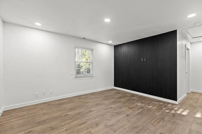 7313 Longstreet Dr - Photo 5 of 29