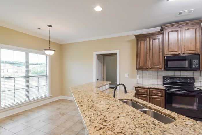 363 Country Club Dr - Photo 5 of 11