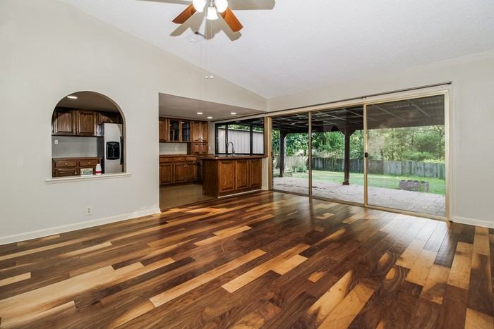 1518 Lenore - Photo 4 of 11