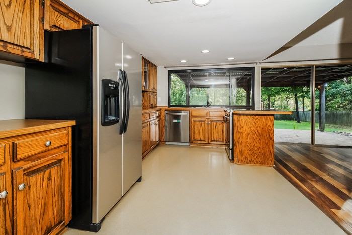 1518 Lenore - Photo 5 of 11