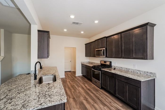 809 Clark Dr - Photo 4 of 15