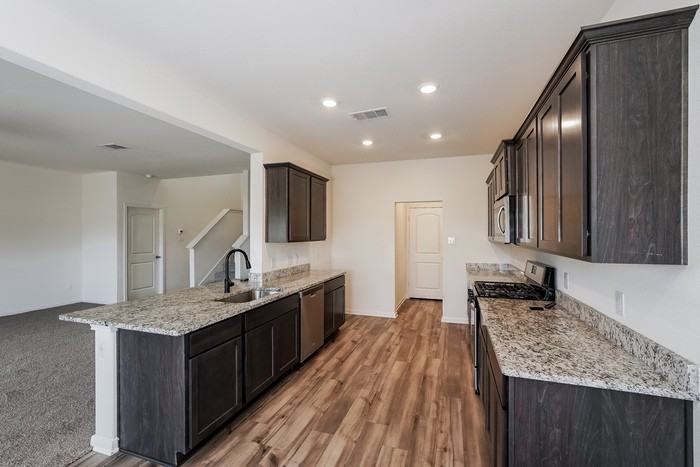 809 Clark Dr - Photo 5 of 15