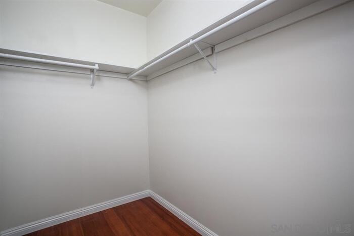 1260 Gertrude St - Photo 6 of 11