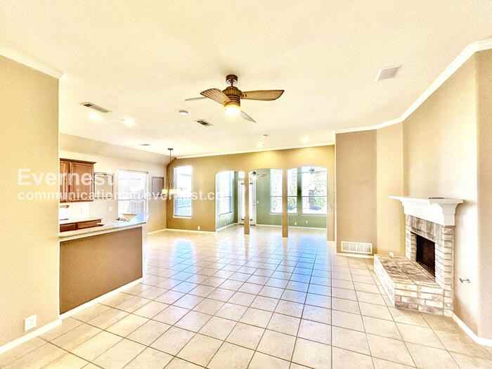 2840 S Serrano - Photo 4 of 25