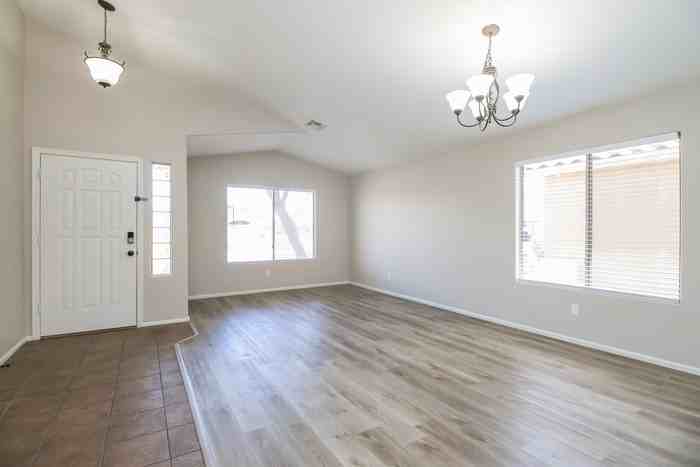 42539 W Michaels Dr - Photo 5 of 16