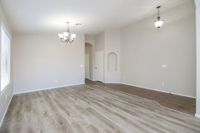 42539 W Michaels Dr - Photo 6 of 16