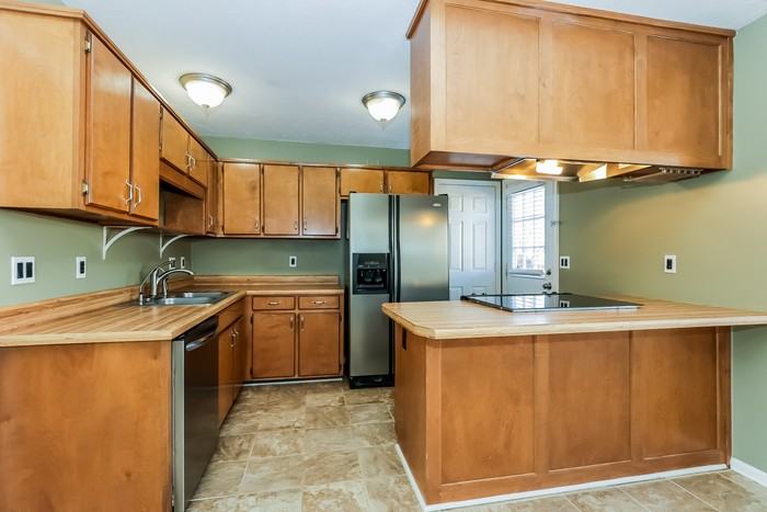 737 Stone Hedge Dr - Photo 6 of 16