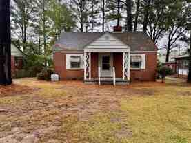 607 Fairfax Ave Ne - Photo 1 of 1