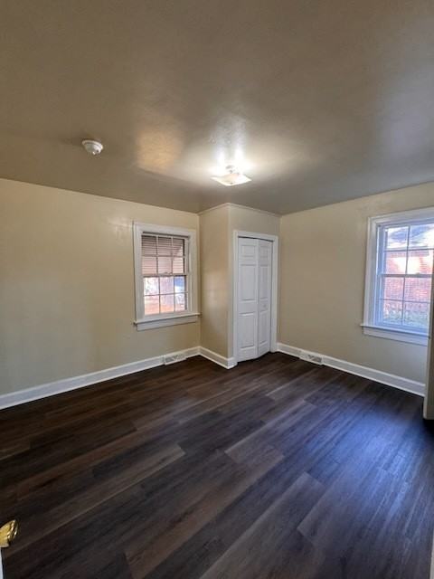 607 Fairfax Ave Ne - Photo 3 of 6