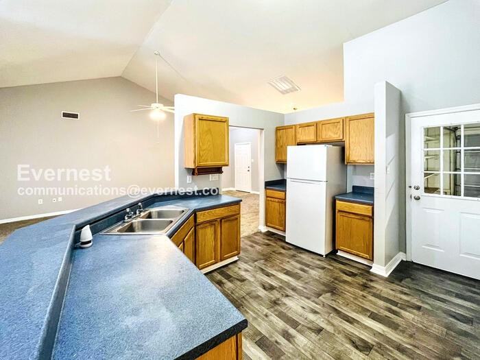 3933 Highway 80 E - Photo 2 of 19