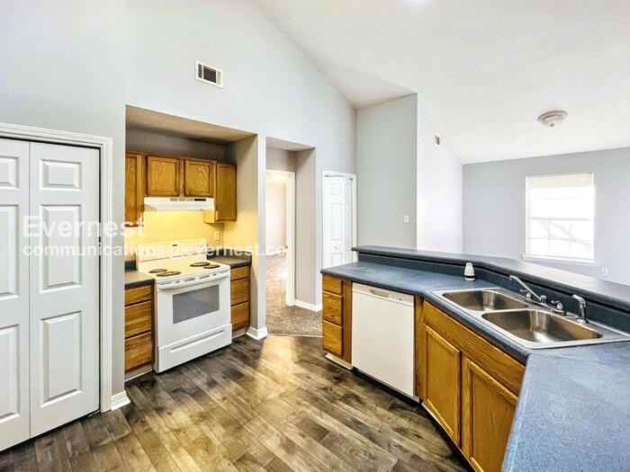 3933 Highway 80 E - Photo 3 of 19