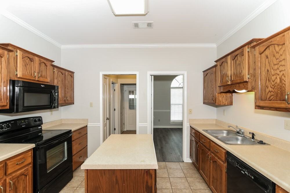 5033 Thornebrook Cv - Photo 7 of 17