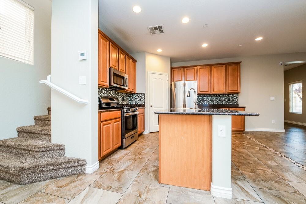 4505 Harbison Canyon Ct - Photo 7 of 17