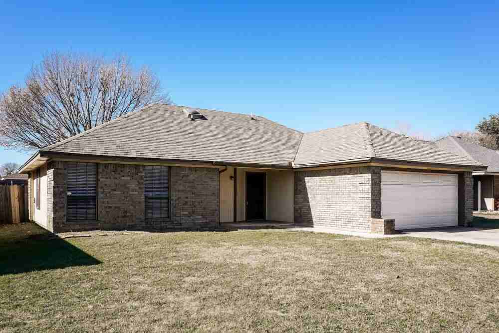 6214 Lotus Dr - Photo 3 of 16